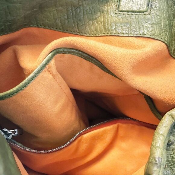 Nuti Ostrich Leather Green Classy Tote | Mercari Nuti Ostrich Leather Green Classy Tote Shoulder Bag Struzzo Burro